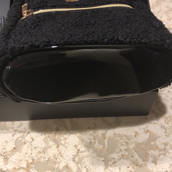 Disney Mickey Mouse Fuzzy Mini backpack gift set - Picture 7 of 12